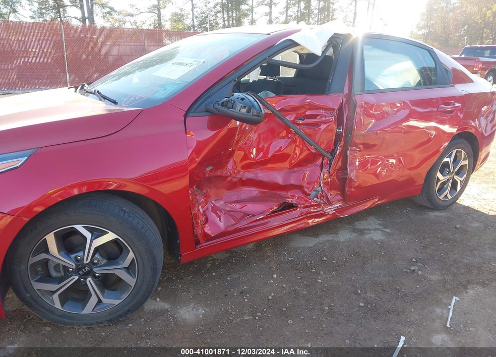 2019 KIA FORTE LXS VIN: 3KPF24AD0KE010096
