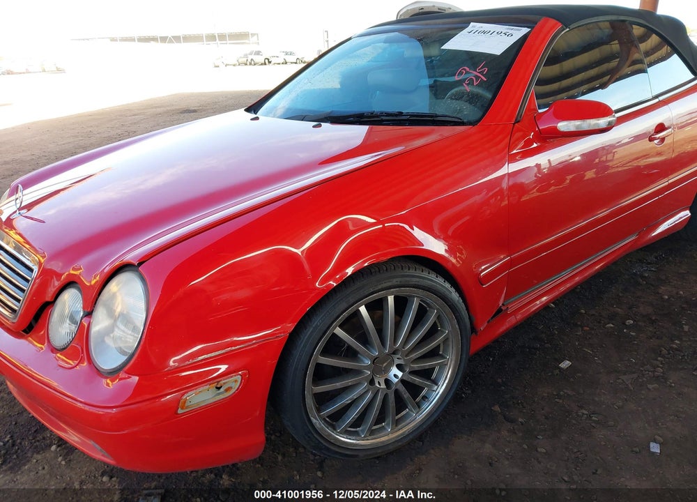 2000 MERCEDES-BENZ CLK 430 VIN: WDBLK70G9YT037120