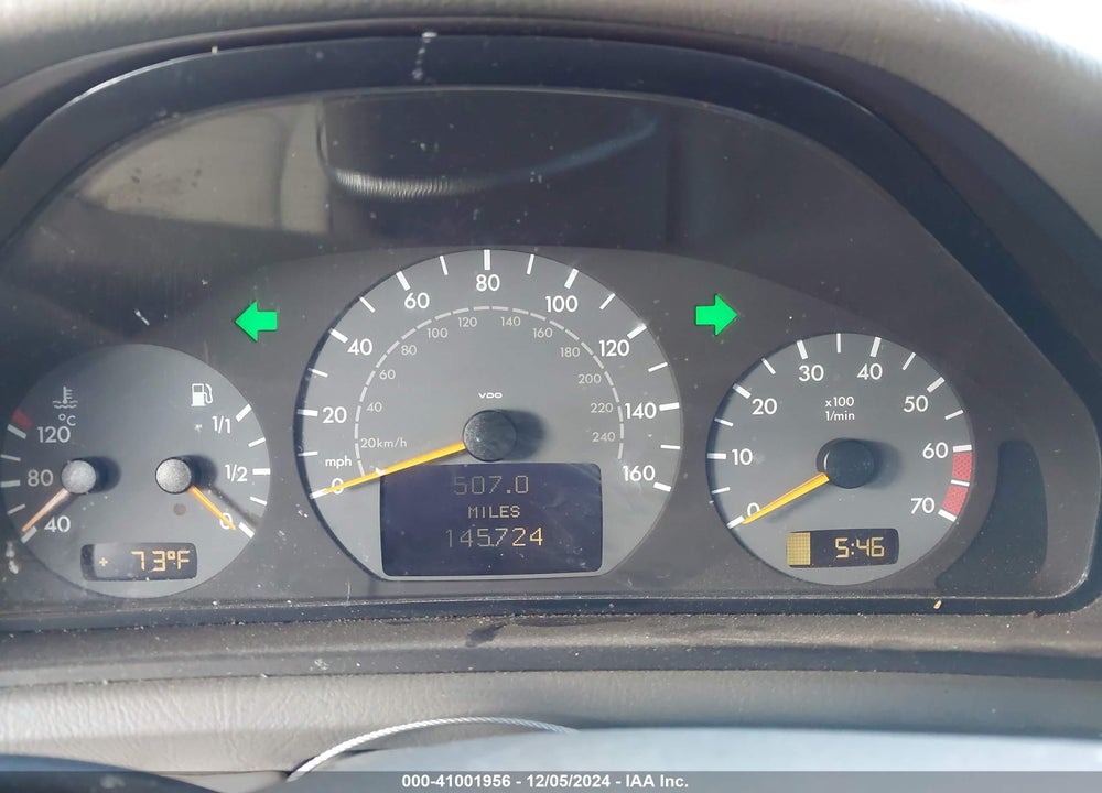 2000 MERCEDES-BENZ CLK 430 VIN: WDBLK70G9YT037120