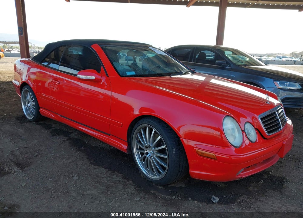 2000 MERCEDES-BENZ CLK 430 VIN: WDBLK70G9YT037120