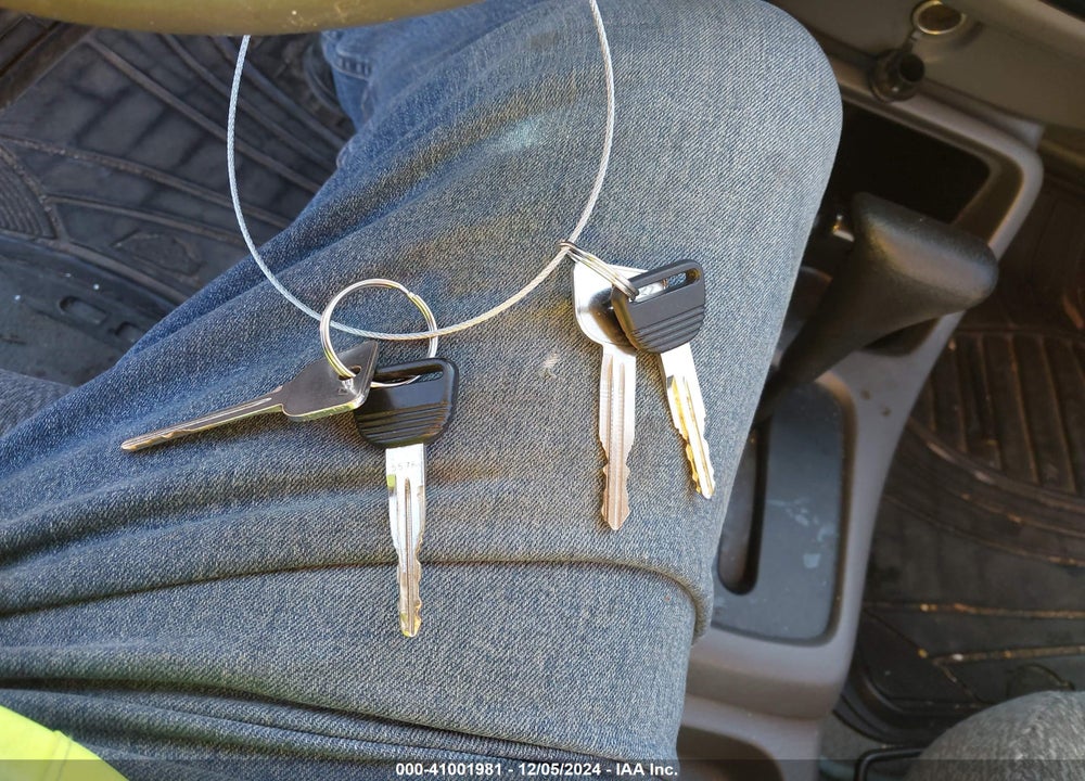 1999 HONDA CIVIC LX VIN: 2HGEJ6678XH508007