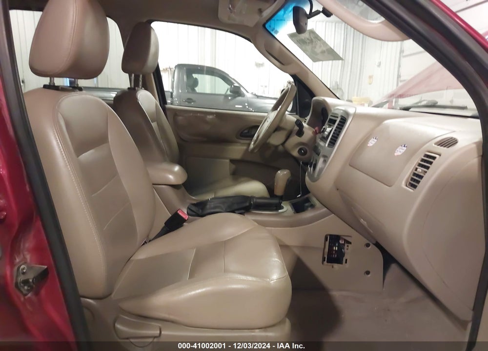 2005 FORD ESCAPE LIMITED VIN: 1FMYU04195KE33396