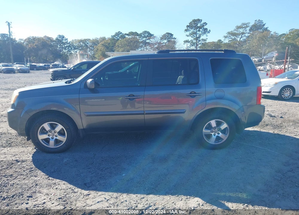2011 HONDA PILOT EX-L VIN: 5FNYF4H71BB055071