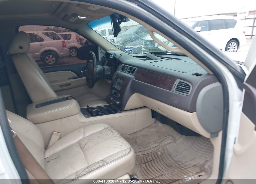 2008 GMC YUKON DENALI VIN: 1GKEC63818J154776