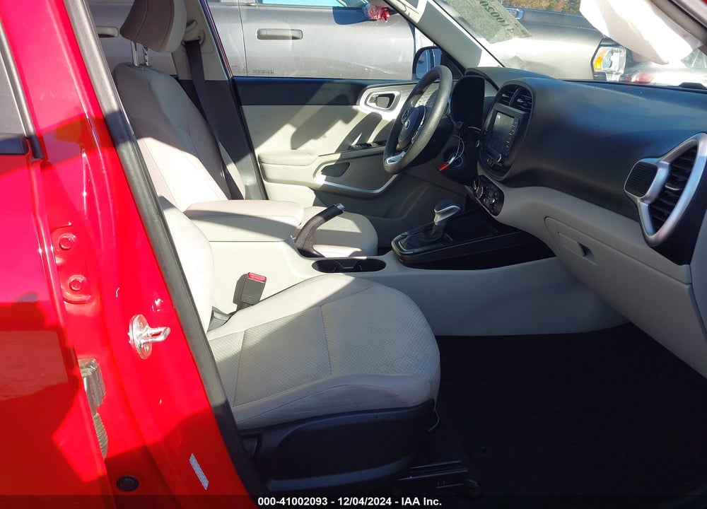 2021 KIA SOUL LX VIN: KNDJ23AU2M7142929