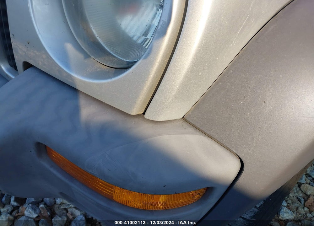 2004 JEEP LIBERTY SPORT VIN: 1J4GK48K24W319676