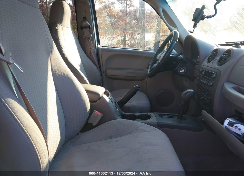 2004 JEEP LIBERTY SPORT VIN: 1J4GK48K24W319676
