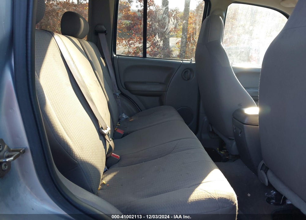 2004 JEEP LIBERTY SPORT VIN: 1J4GK48K24W319676