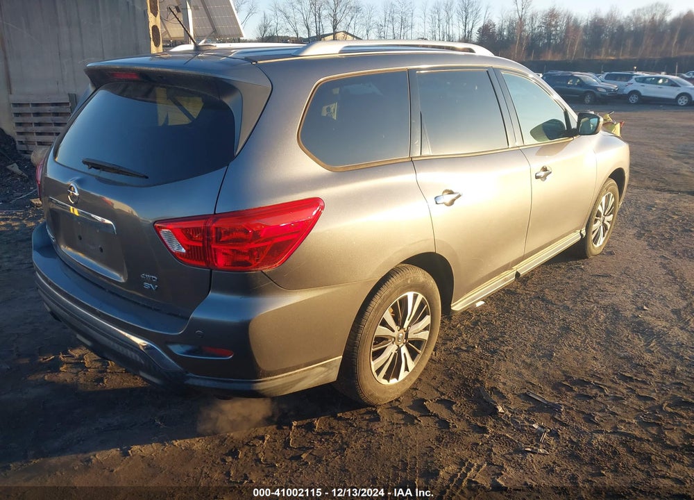 2017 NISSAN PATHFINDER SV VIN: 5N1DR2MM7HC692537