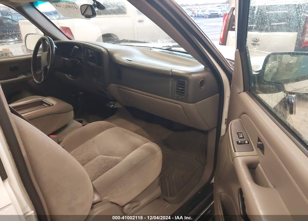 2005 CHEVROLET SUBURBAN 1500 LS VIN: 3GNEC16Z65G280235