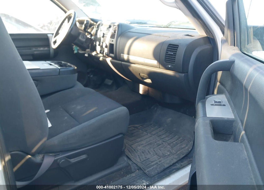 2009 GMC SIERRA 1500 WORK TRUCK VIN: 3GTEK13309G192198