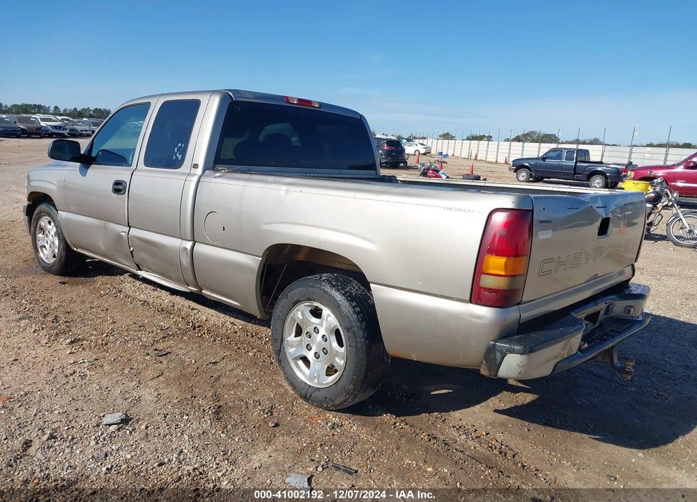 2000 CHEVROLET SILVERADO 1500 VIN: 2GCEC19W4Y1385413