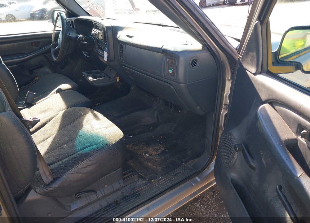 2000 CHEVROLET SILVERADO 1500 VIN: 2GCEC19W4Y1385413