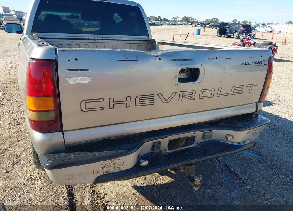 2000 CHEVROLET SILVERADO 1500 VIN: 2GCEC19W4Y1385413