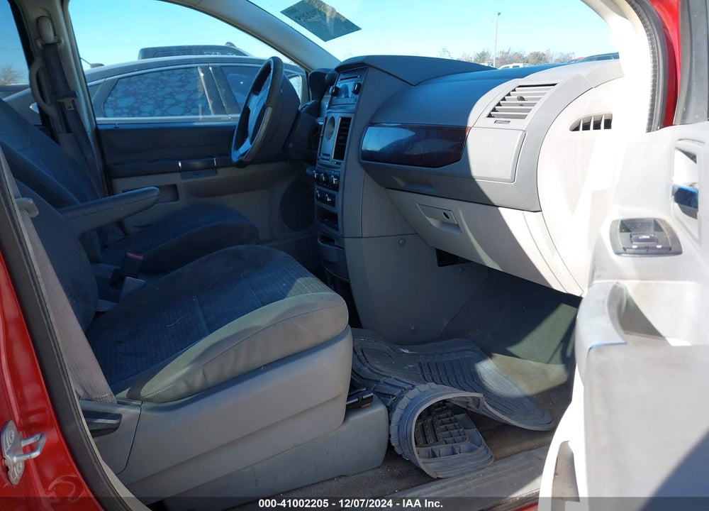 2010 CHRYSLER TOWN & COUNTRY LX VIN: 2A4RR4DE0AR155563