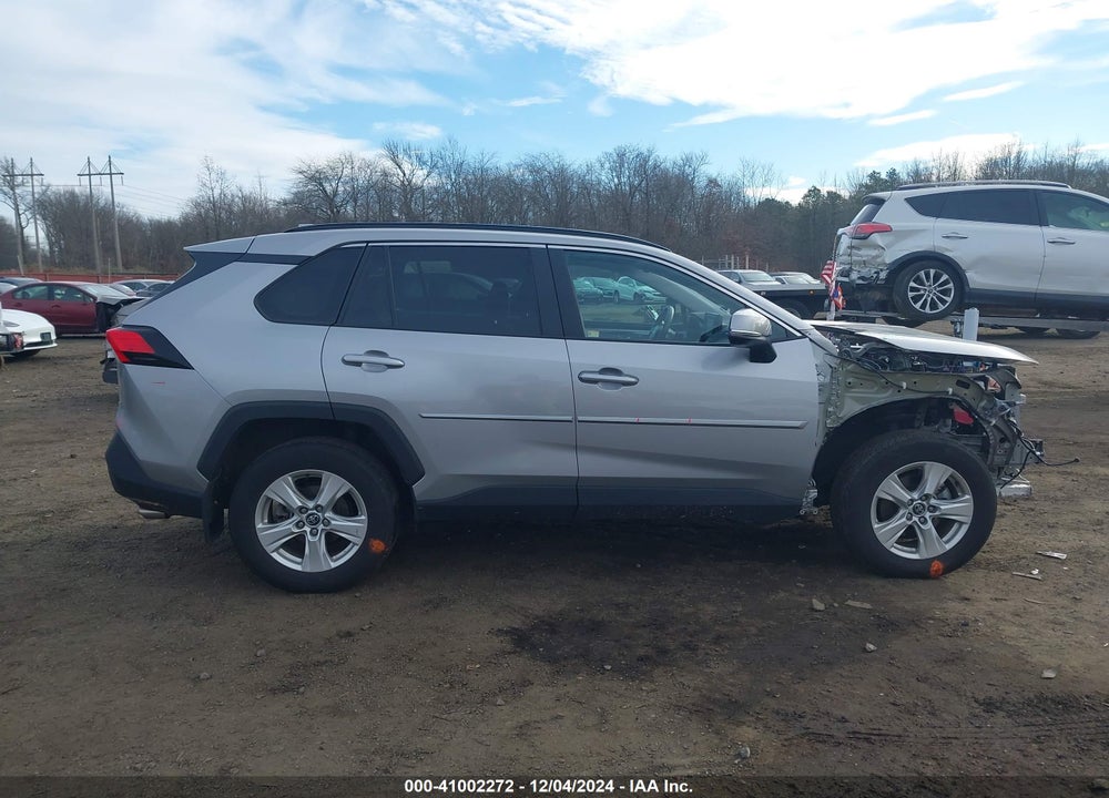 2021 TOYOTA RAV4 XLE VIN: 2T3P1RFV8MW143024