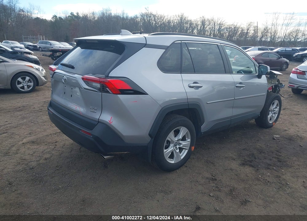 2021 TOYOTA RAV4 XLE VIN: 2T3P1RFV8MW143024