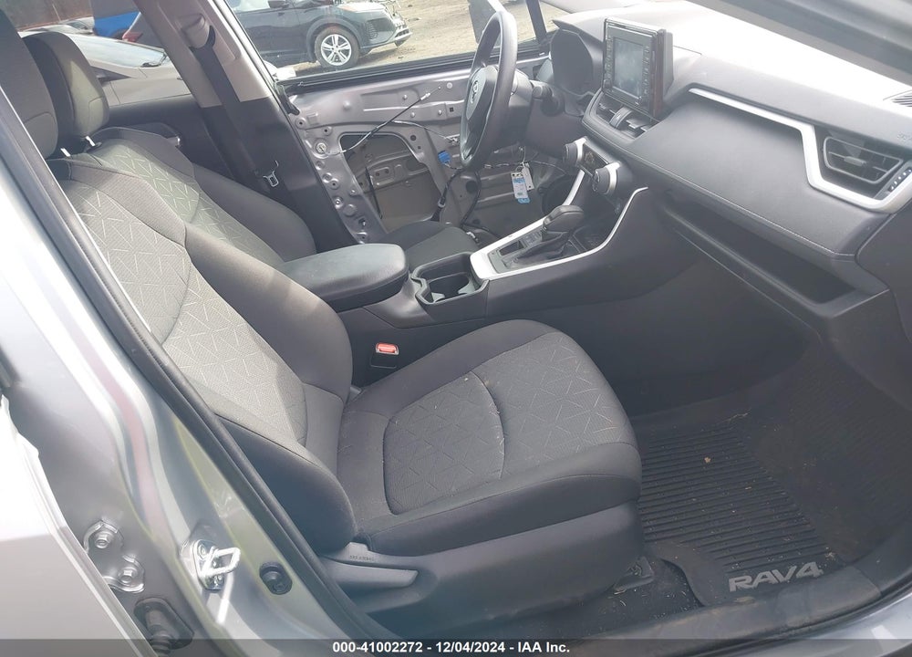 2021 TOYOTA RAV4 XLE VIN: 2T3P1RFV8MW143024