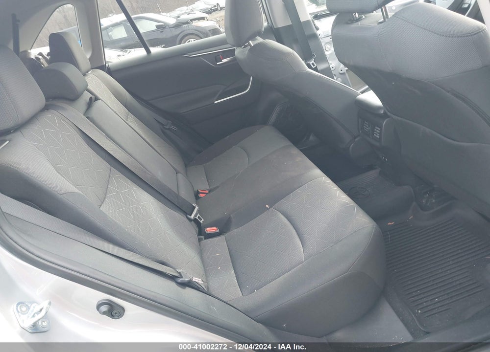 2021 TOYOTA RAV4 XLE VIN: 2T3P1RFV8MW143024