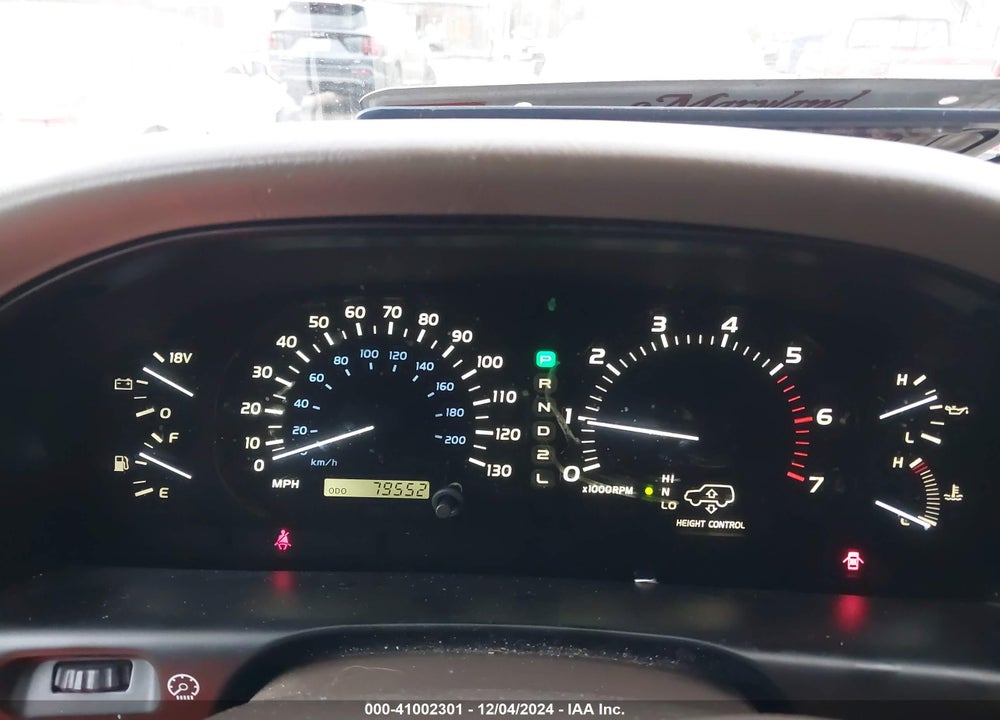 1998 LEXUS LX 470 VIN: JT6HT00W3W0018040