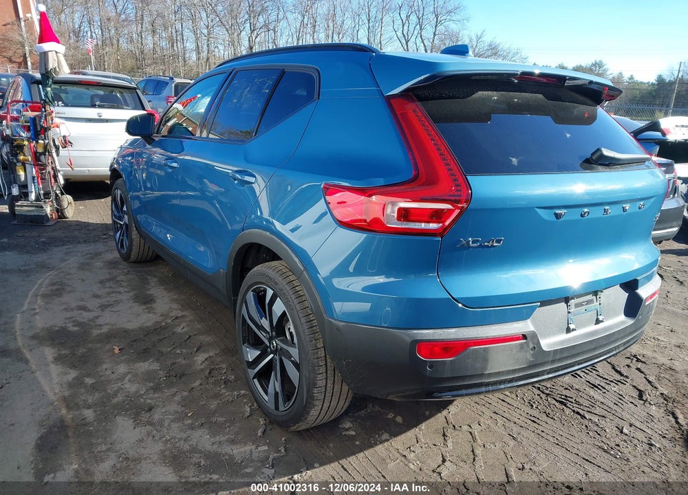 2024 VOLVO XC40 B5 PLUS DARK THEME VIN: YV4L12UL7R2310610