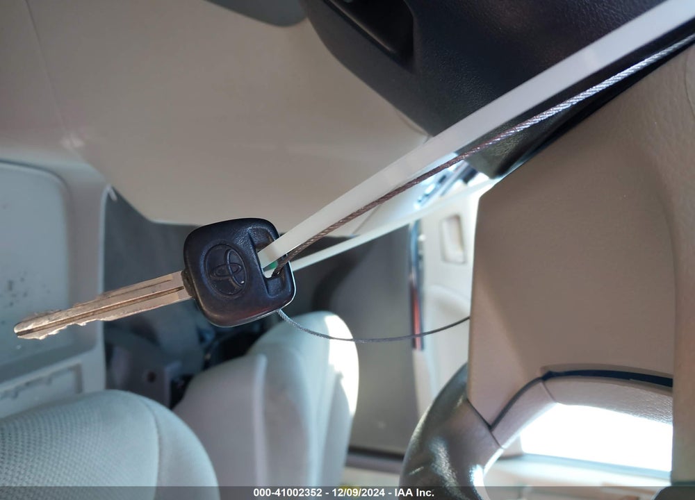 2012 TOYOTA SIENNA BASE 7 PASSENGER VIN: 5TDKA3DC4CS012469