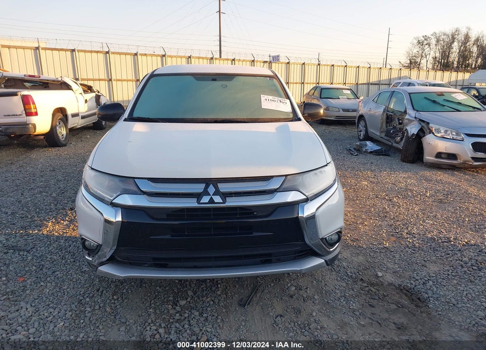 2016 MITSUBISHI OUTLANDER ES VIN: JA4AD2A38GZ016458