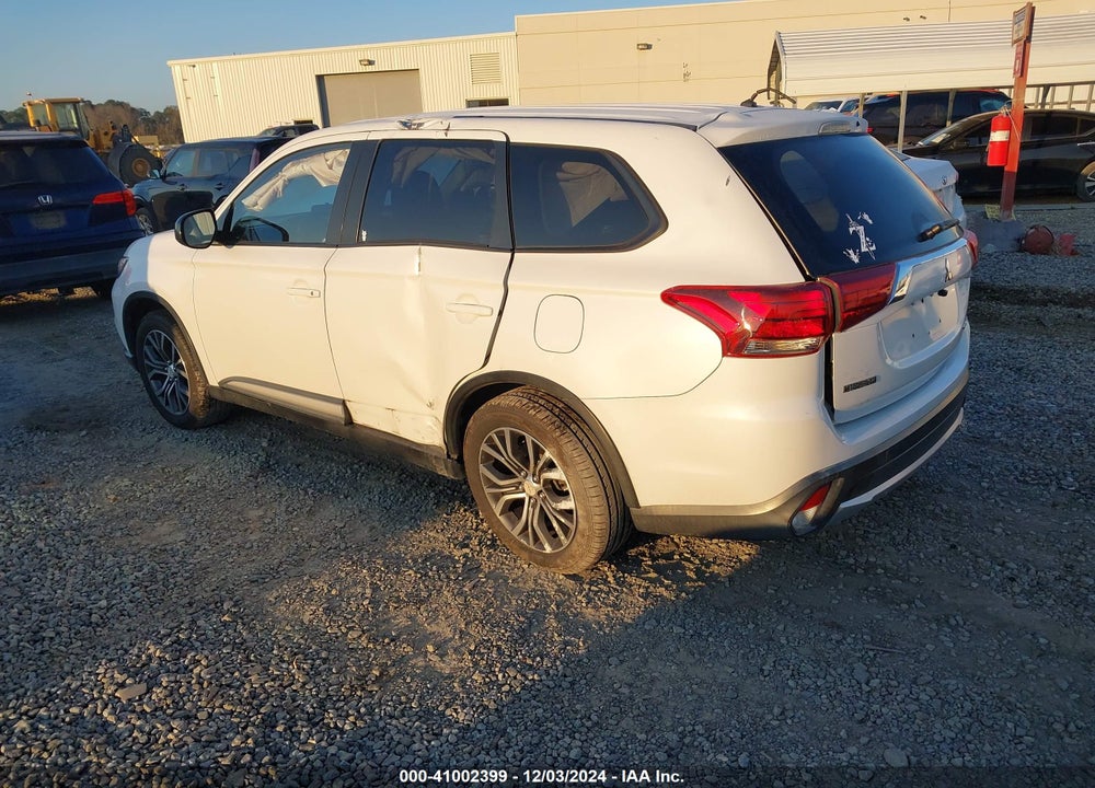 2016 MITSUBISHI OUTLANDER ES VIN: JA4AD2A38GZ016458
