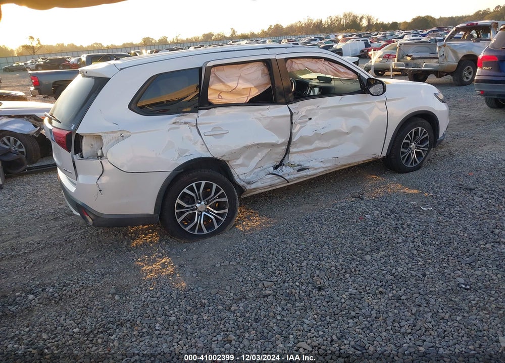 2016 MITSUBISHI OUTLANDER ES VIN: JA4AD2A38GZ016458