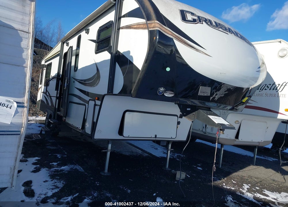 2019 RECREATIONAL CRUSADER VIN: 5ZT3CSTB0KG123979