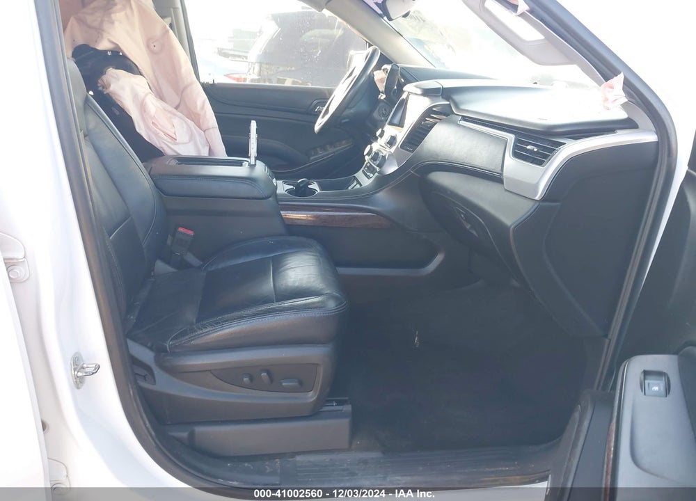 2017 GMC YUKON SLE VIN: 1GKS2AKC5HR331510
