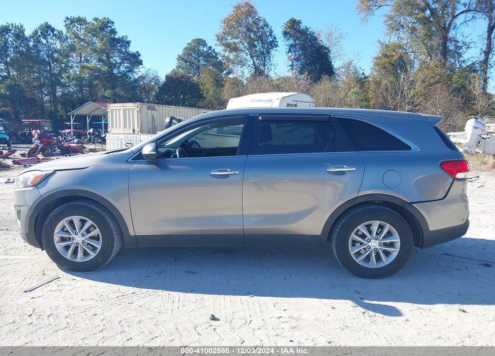 2017 KIA SORENTO 2.4L L VIN: 5XYPG4A38HG328329