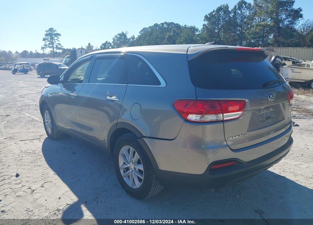 2017 KIA SORENTO 2.4L L VIN: 5XYPG4A38HG328329