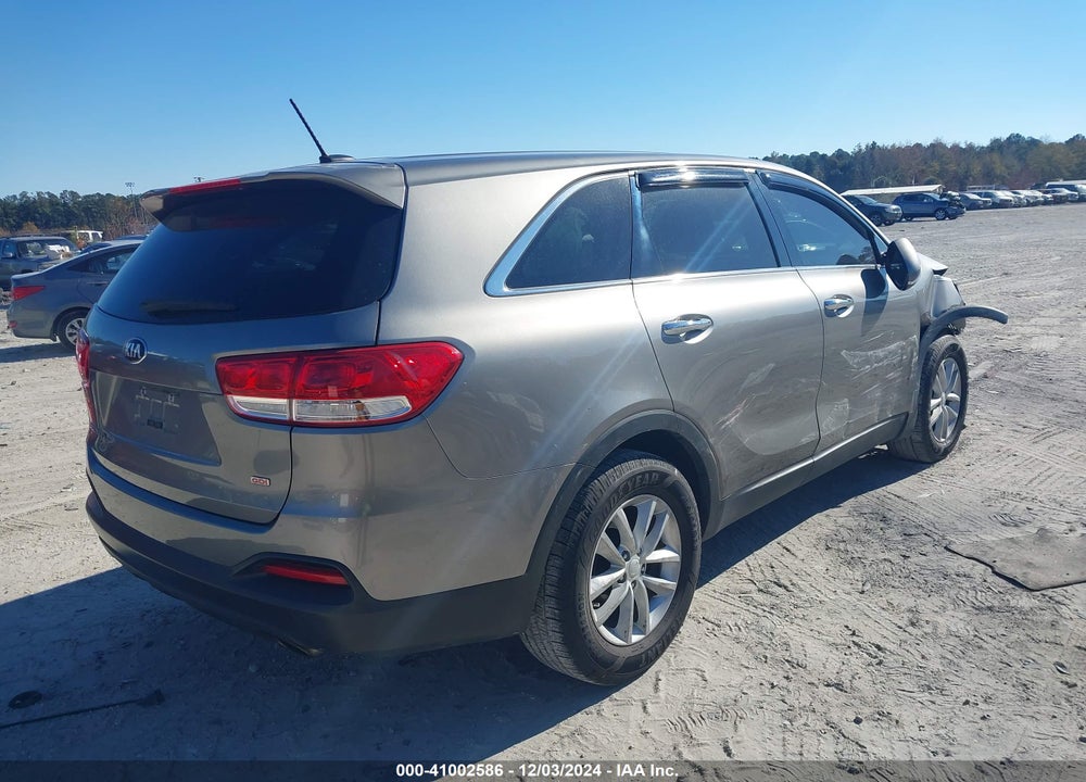 2017 KIA SORENTO 2.4L L VIN: 5XYPG4A38HG328329