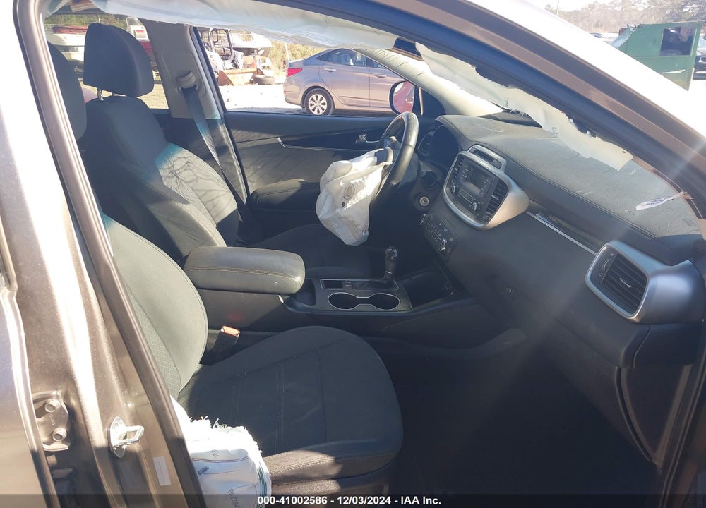 2017 KIA SORENTO 2.4L L VIN: 5XYPG4A38HG328329