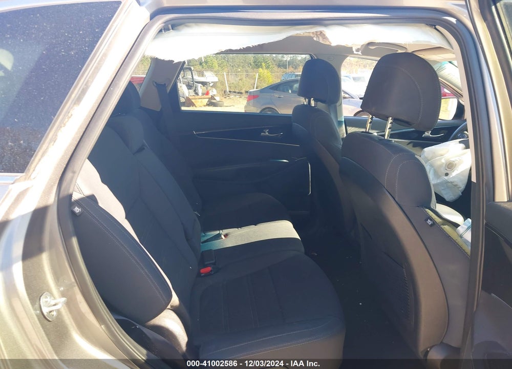 2017 KIA SORENTO 2.4L L VIN: 5XYPG4A38HG328329