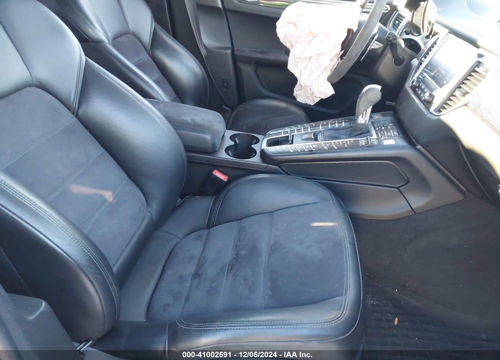 2017 PORSCHE MACAN GTS VIN: WP1AG2A59HLB56102