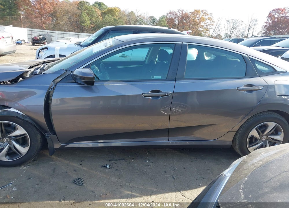 2019 HONDA CIVIC LX VIN: 19XFC2F65KE011272