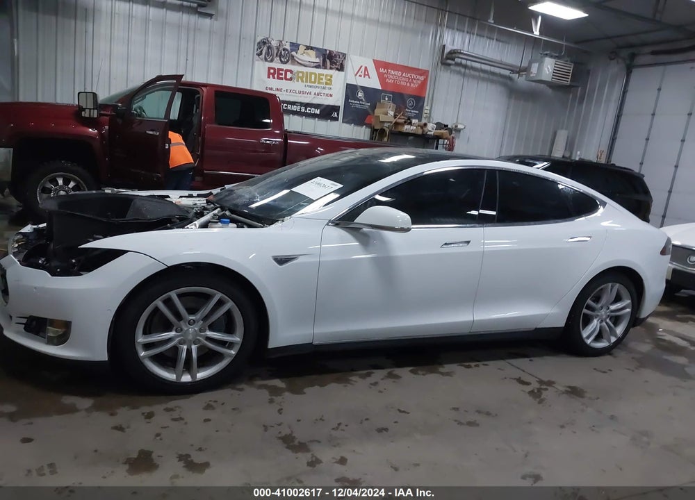 2015 TESLA MODEL S 70D/85D/P85D VIN: 5YJSA1H23FF086058
