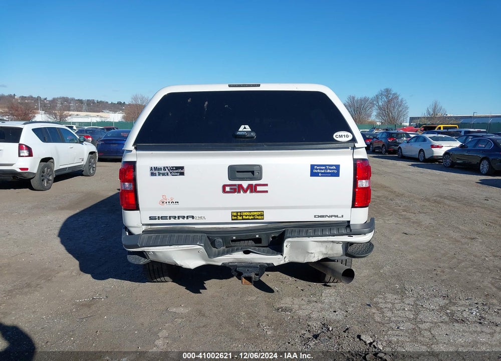 2018 GMC SIERRA 2500HD DENALI VIN: 1GT12UEY2JF207623