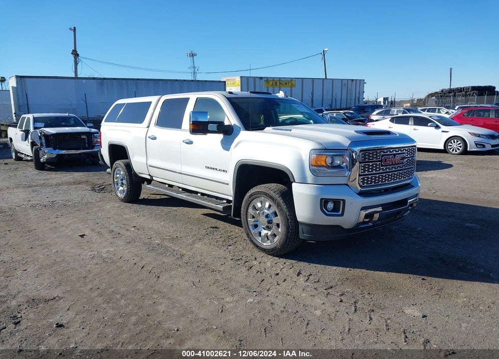 2018 GMC SIERRA 2500HD DENALI VIN: 1GT12UEY2JF207623