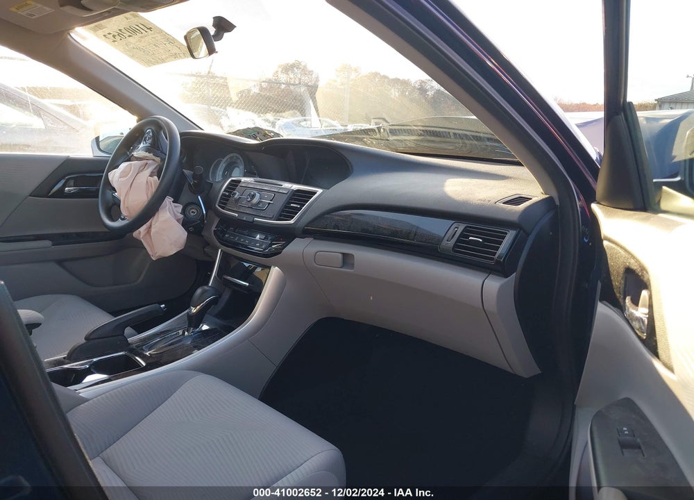 2017 HONDA ACCORD LX VIN: 1HGCR2F3XHA051707