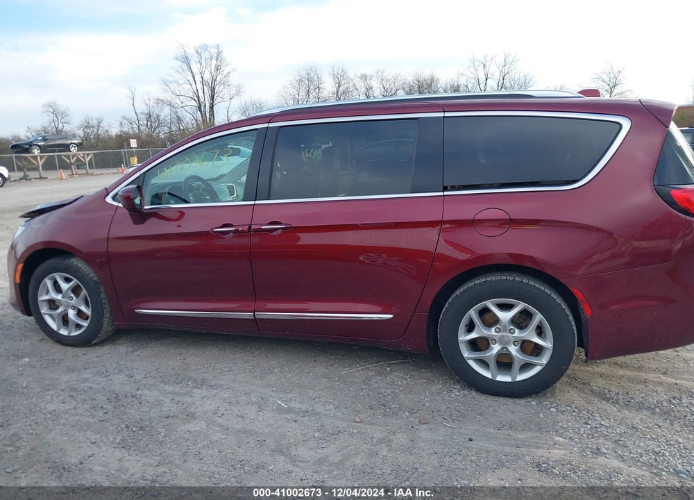 2017 CHRYSLER PACIFICA TOURING L PLUS VIN: 2C4RC1EG5HR653273