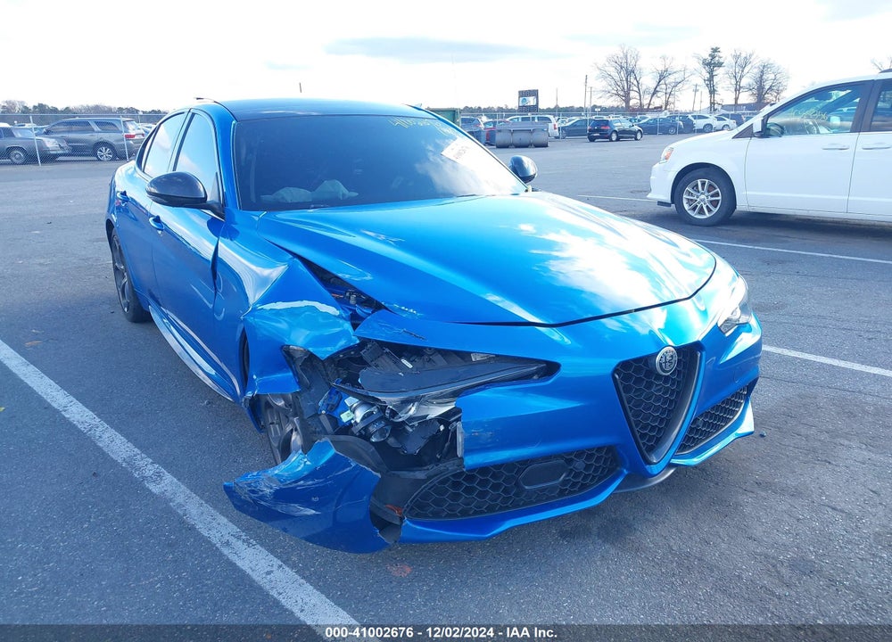 2018 ALFA ROMEO GIULIA TI SPORT RWD VIN: ZARFAECN8J7600016
