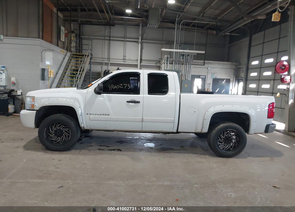 2008 CHEVROLET SILVERADO 1500 LT1 VIN: 1GCEK19048Z265259