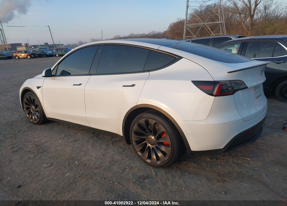 2022 TESLA MODEL Y PERFORMANCE DUAL MOTOR ALL-WHEEL DRIVE VIN: 7SAYGDEFXNF456263