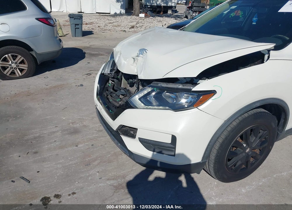 2017 NISSAN ROGUE SV VIN: JN8AT2MT2HW382024