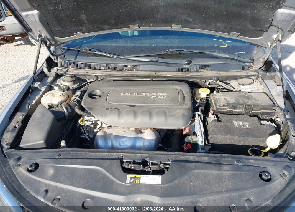 2016 CHRYSLER 200 C VIN: 1C3CCCCB1GN135038