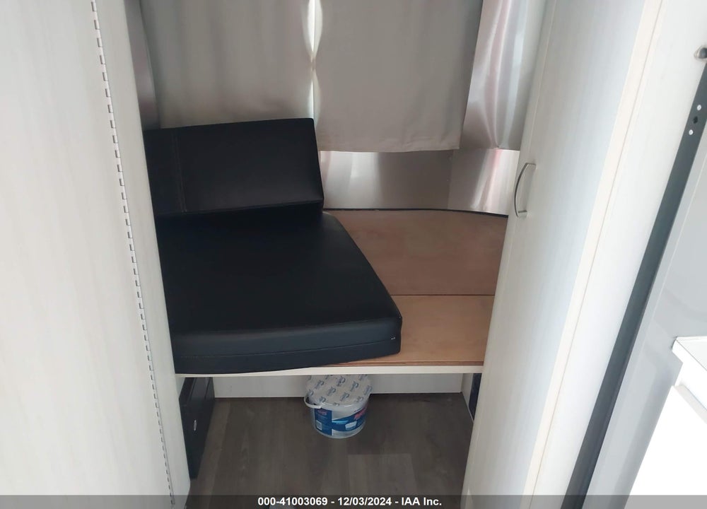 2018 AIRSTREAM OTHER VIN: 1STHRAC17JJ542941