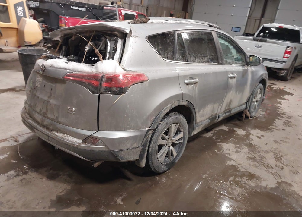 2017 TOYOTA RAV4 XLE VIN: 2T3RFREV5HW658435